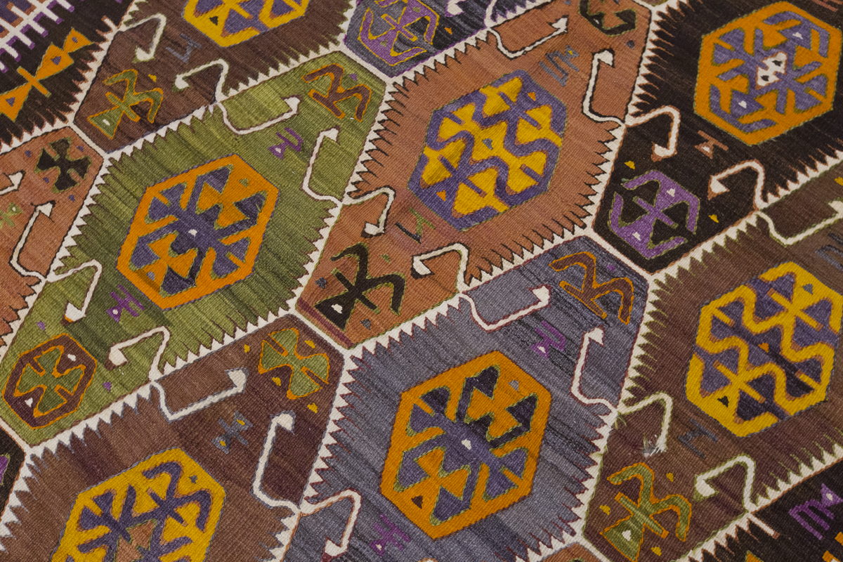 Vintage Large Barak Tribe Kilim, 158 x 276 cm / 5.2 x 9 ft Kilim