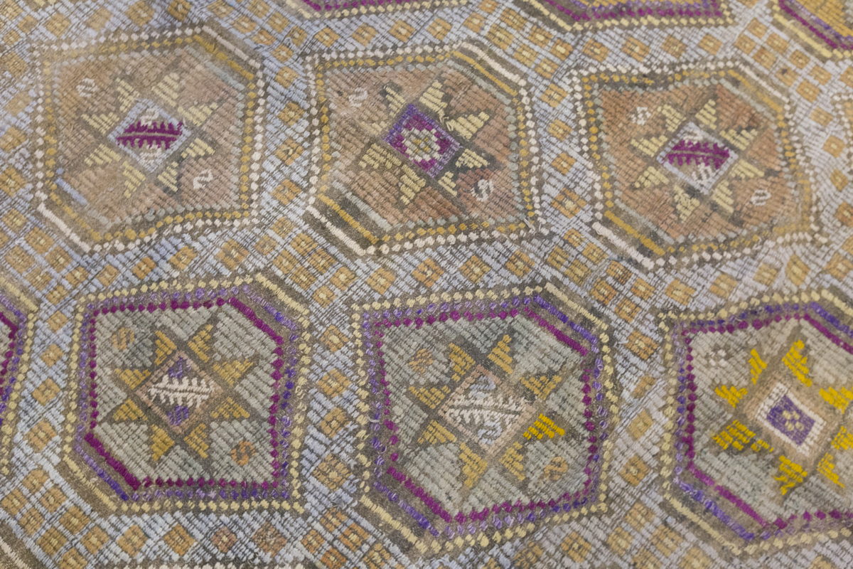 Vintage Large Cicim Rug, 172 x 276 cm / 5.8 x 9 feet