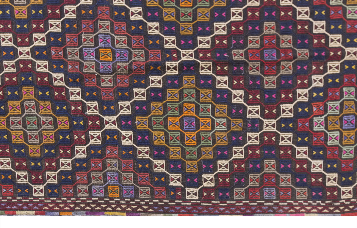Vintage Large Cicim Rug, 207 x 284 cm / 6.9 x 9.4 feet