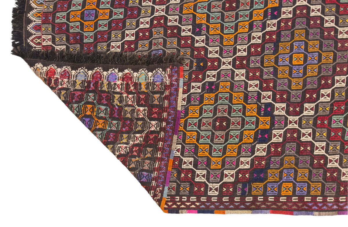 Vintage Large Cicim Rug, 207 x 284 cm / 6.9 x 9.4 feet
