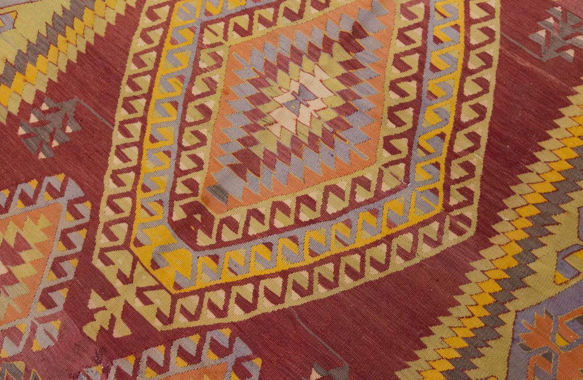 Vintage Large Denizli Çal Kilim, 179 x 289 cm / 6 x 9.6 ft Kilim