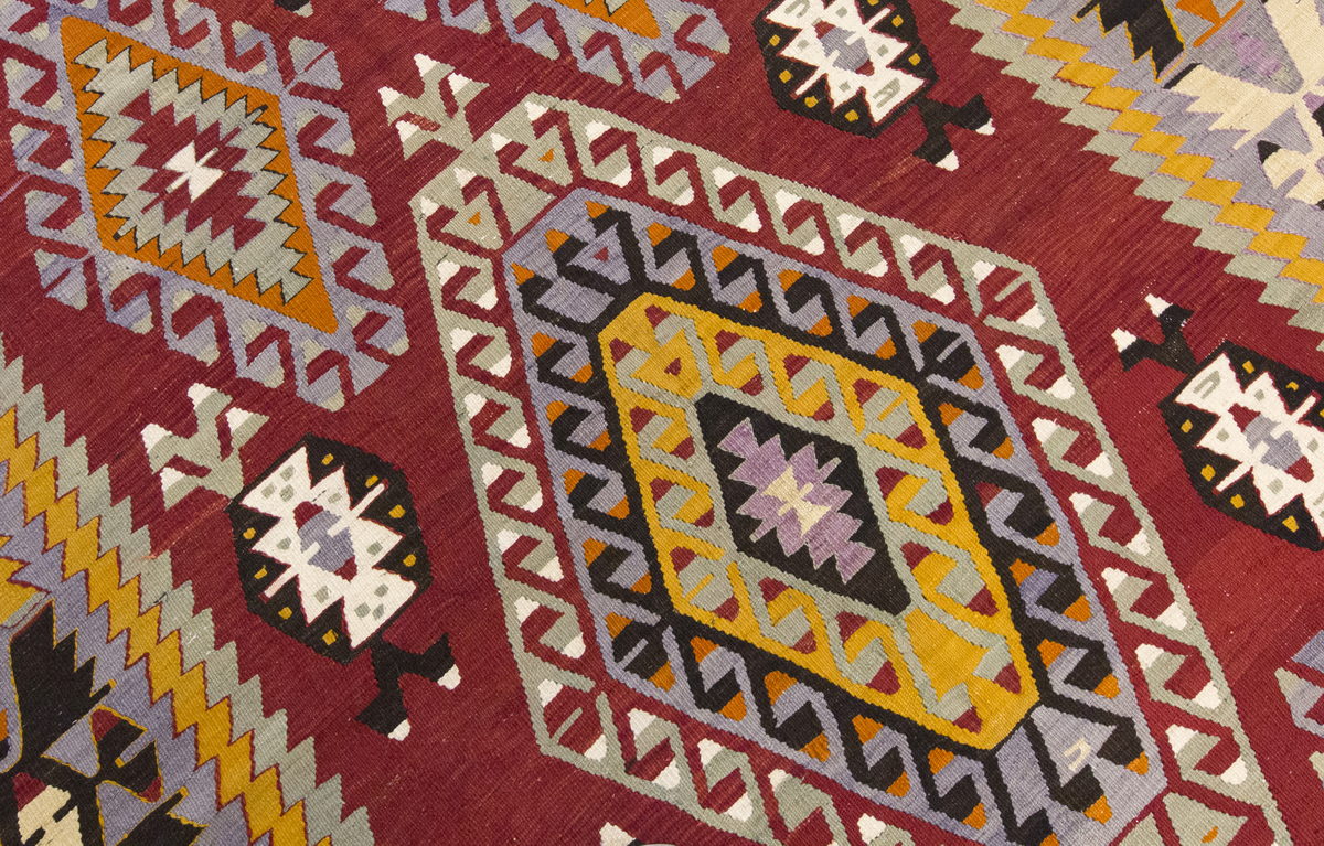 Vintage Large Denizli Çal Kilim, 182 x 291 cm / 6 x 9.7 ft Kilim