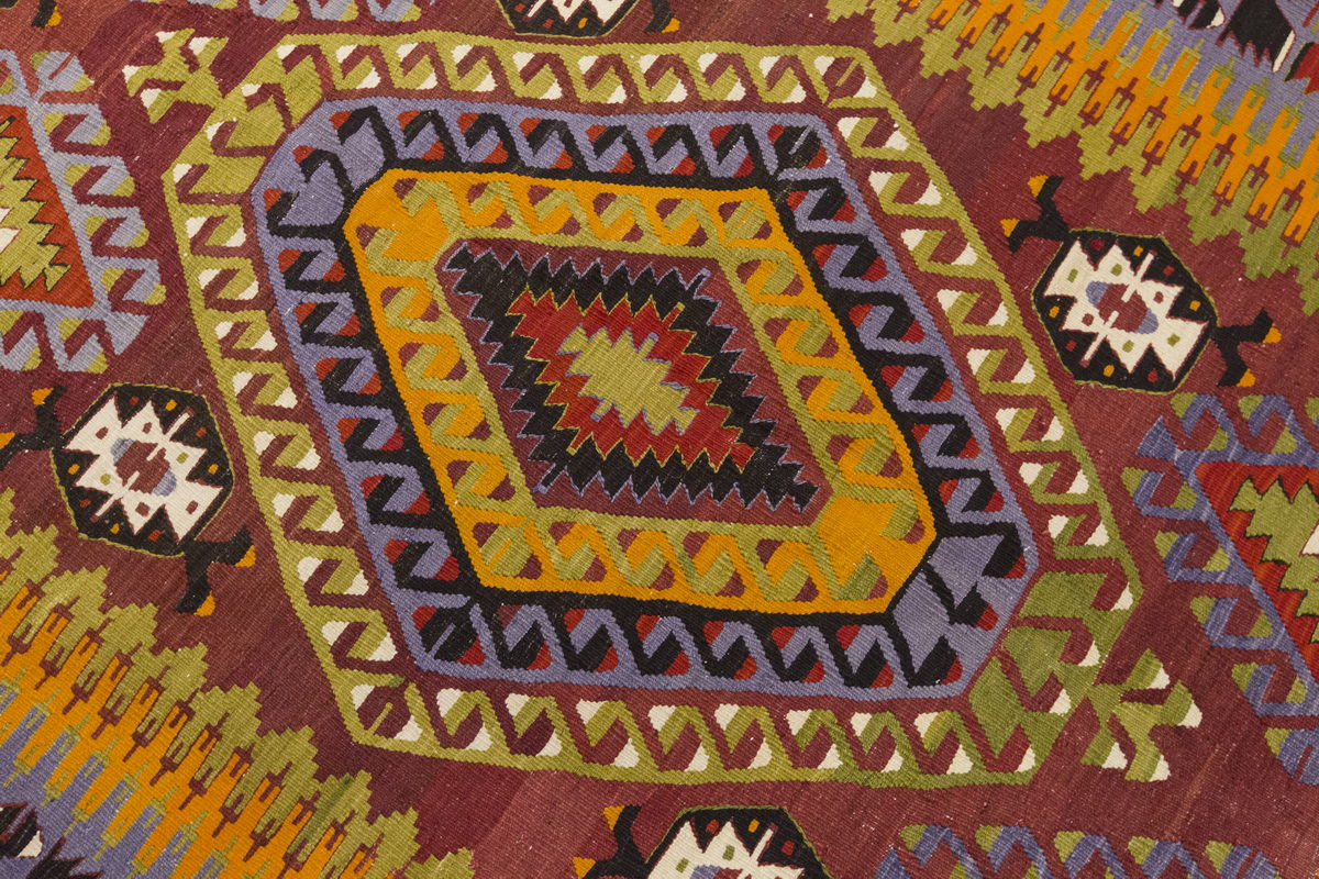 Vintage Large Denizli Çal Kilim, 185 x 289 cm / 6 x 9.6 ft Kilim