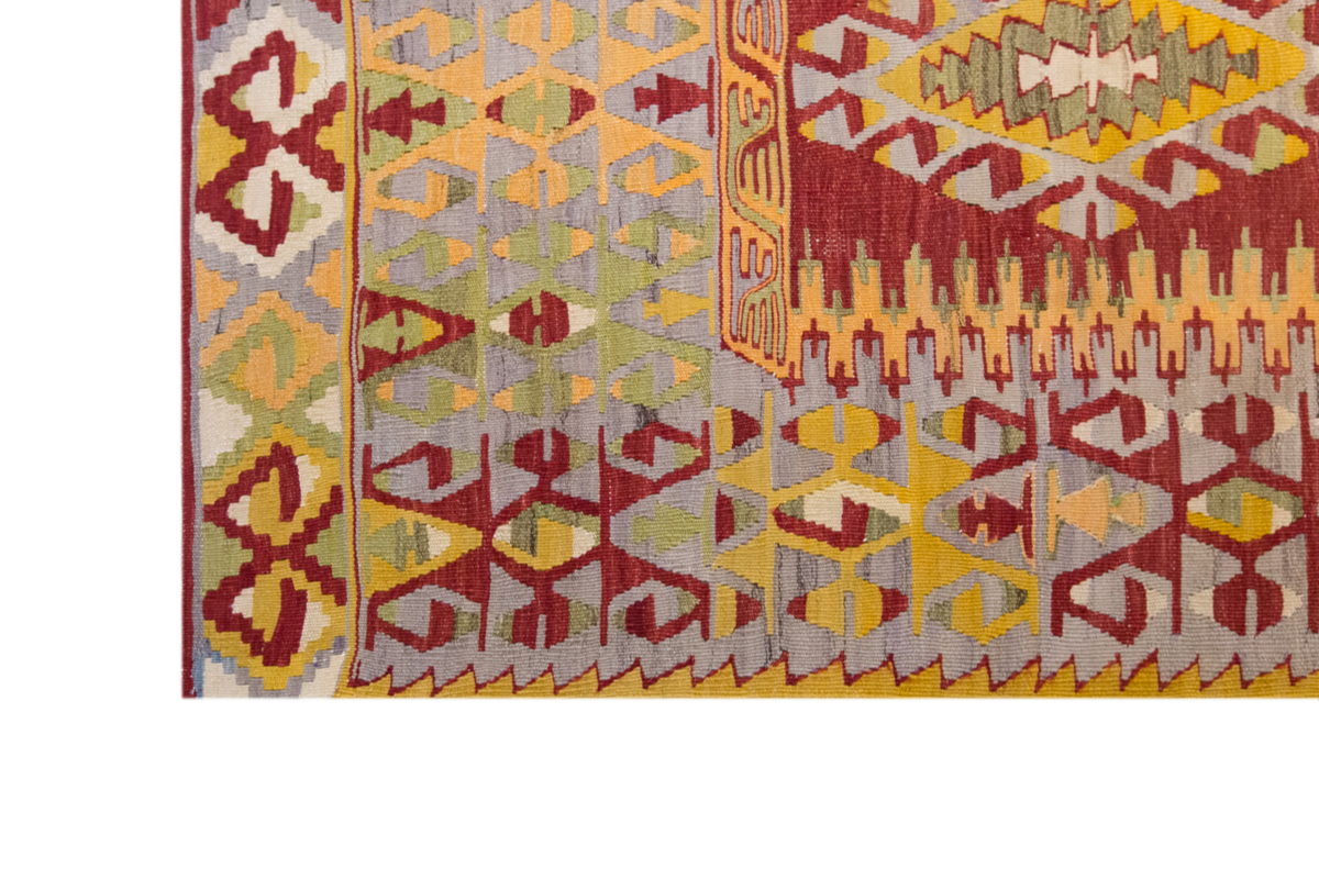 Vintage Large Denizli Çal Kilim, 196 x 269 cm / 6.5 x 9 ft Kilim