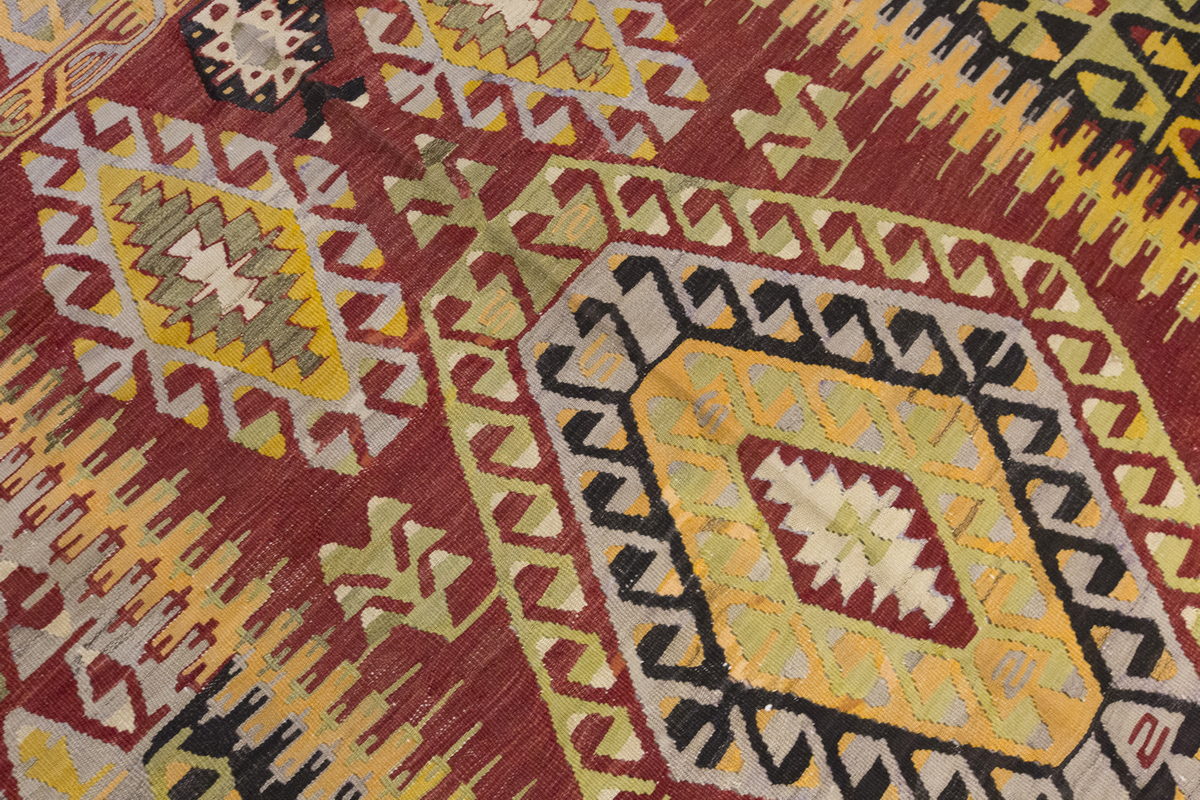 Vintage Large Denizli Çal Kilim, 196 x 269 cm / 6.5 x 9 ft Kilim