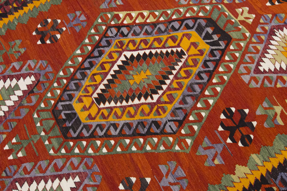 Vintage Large Denizli Çal Kilim, 204 x 308 cm / 6.8 x 11 ft Kilim