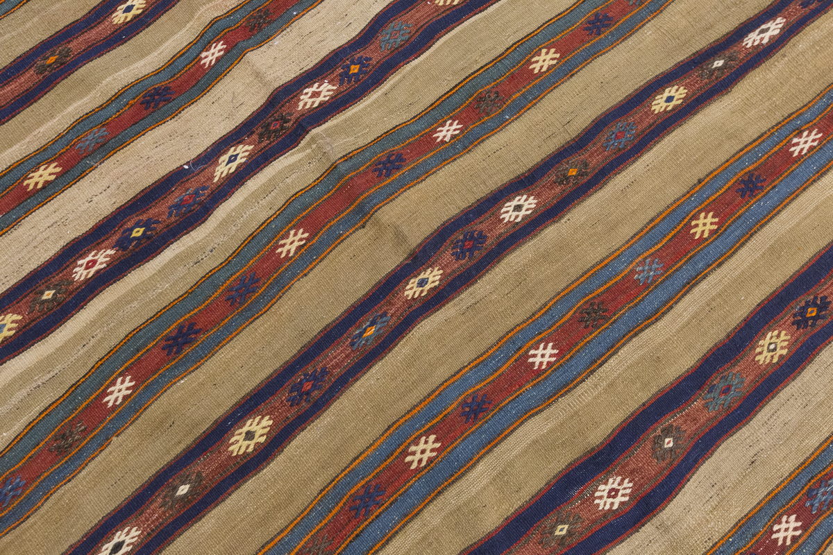 Vintage Large Fethiye Kilim, 150 x 227 cm / 5 x 7.5 ft Kilim