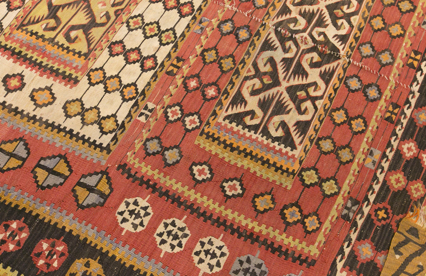 Vintage Large Kilim, 182 x 315 cm / 6 x 10 ft
