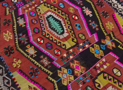 Vintage Large Kırşehir Kilim, 190 x 299 cm / 6.3 x 10 ft Kilim