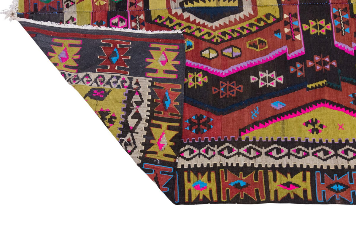 Vintage Large Kırşehir Kilim, 190 x 299 cm / 6.3 x 10 ft Kilim