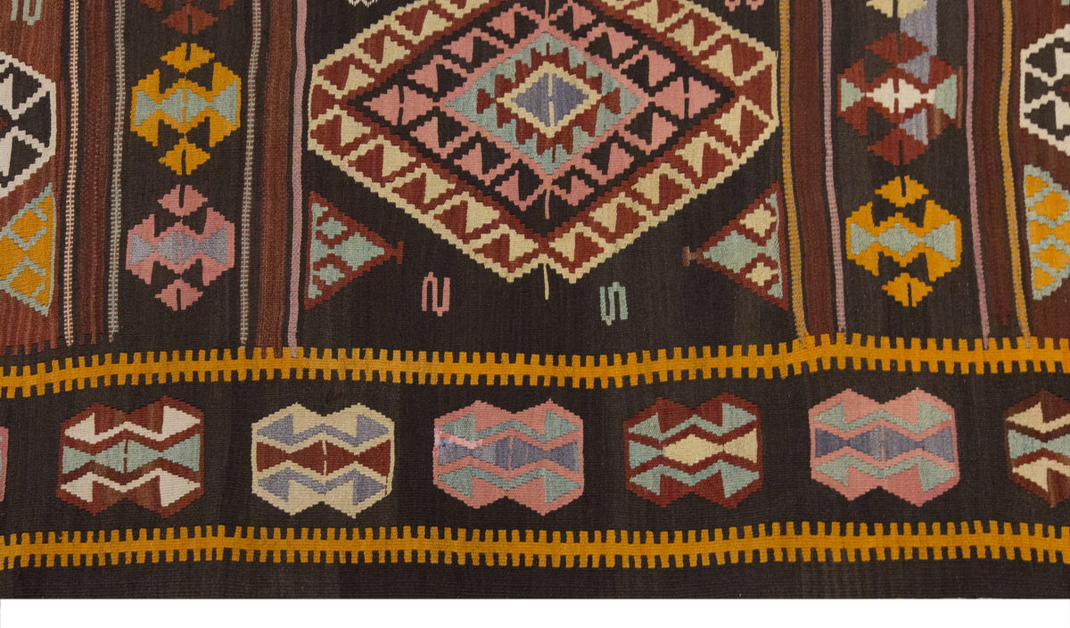 Vintage Large Kurdish Kilim, 209 x 326 cm / 7 x 10.8 ft Kilim