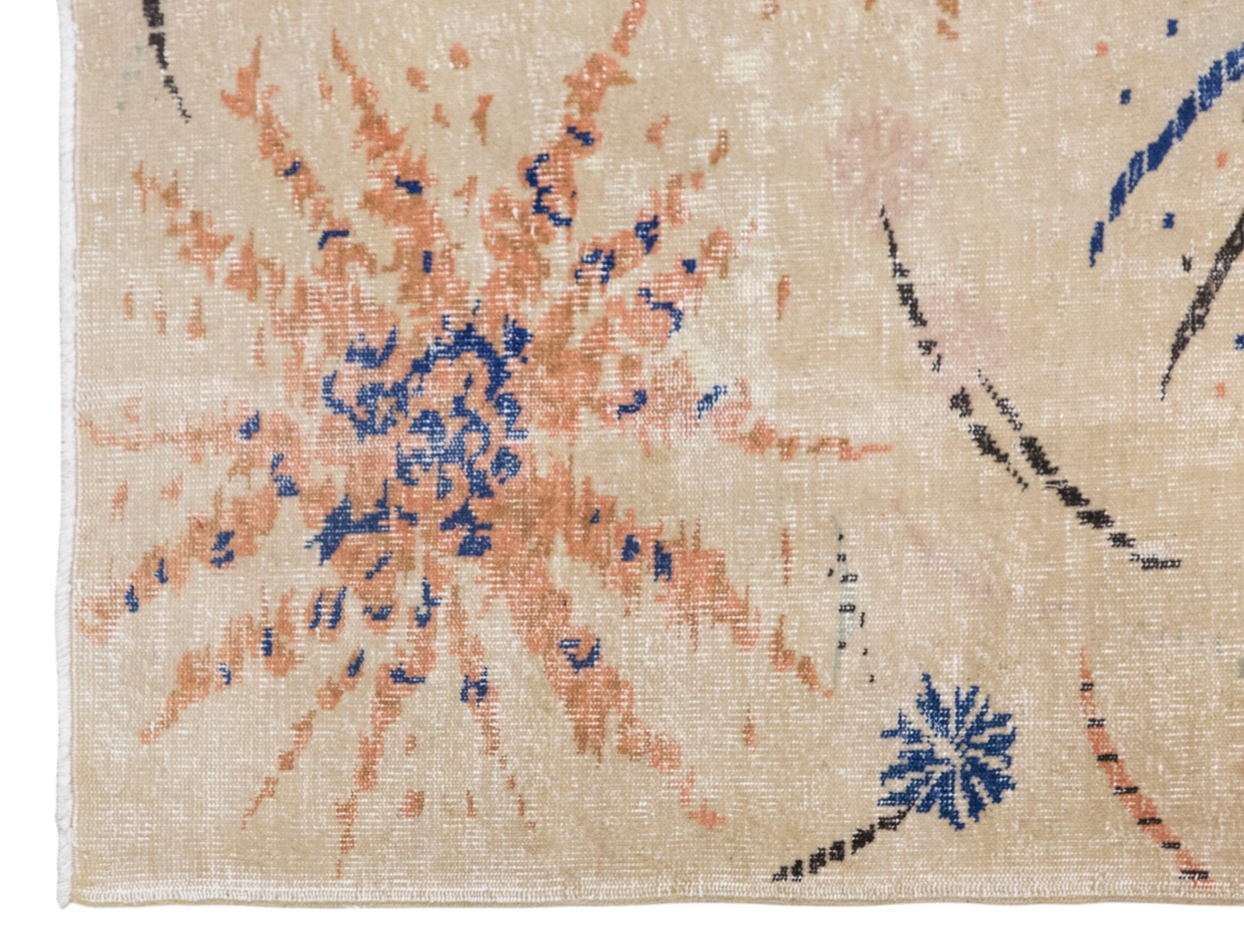 Vintage Large Rug, 182 x 272 cm / 6 x 8.9 ft