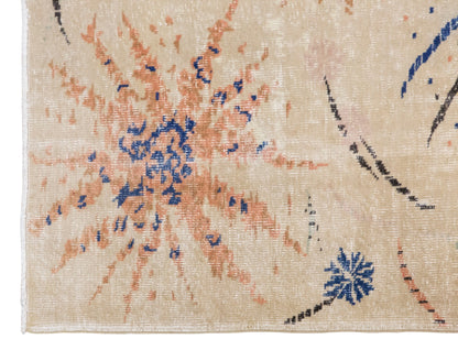 Vintage Large Rug, 182 x 272 cm / 6 x 8.9 ft