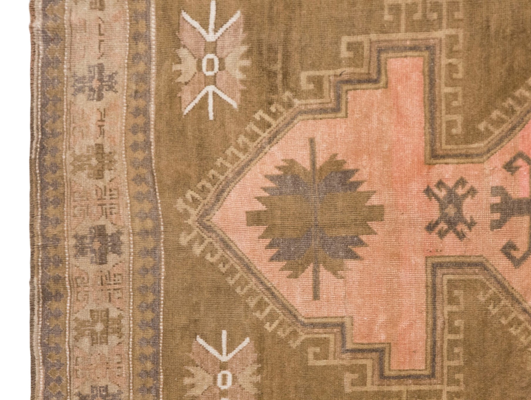 Vintage Large Rug, 196 x 263 cm / 6.4 x 8.6 ft