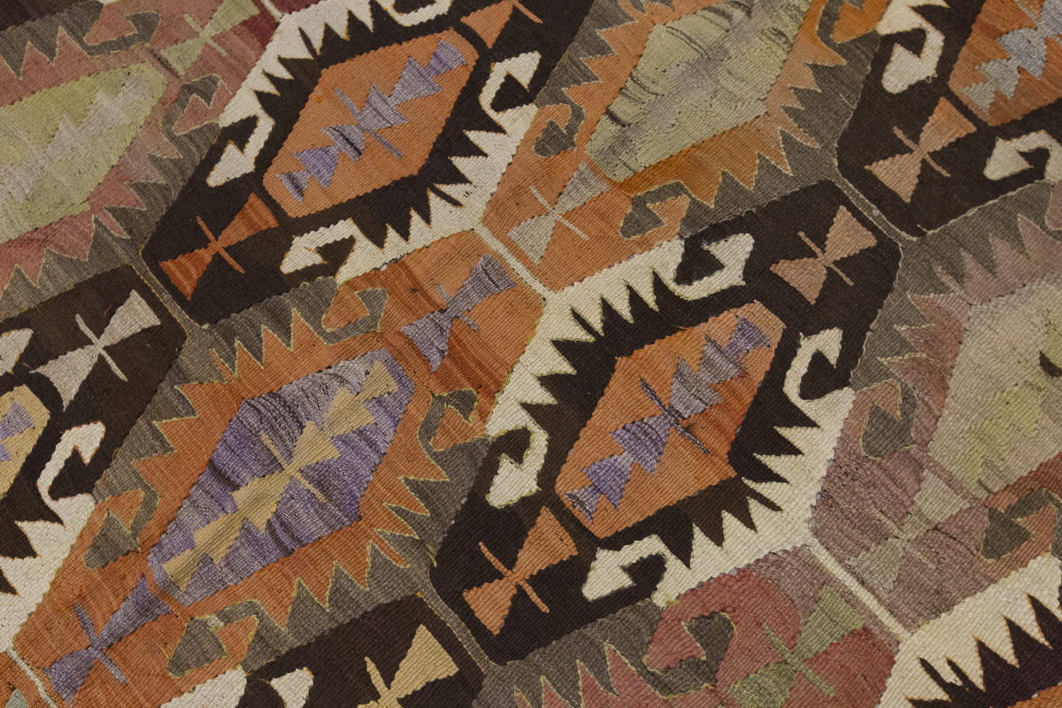 Vintage Large Toros Mountain Nomadic Kilim, 179 x 270 cm / 6 x 9 ft ilim