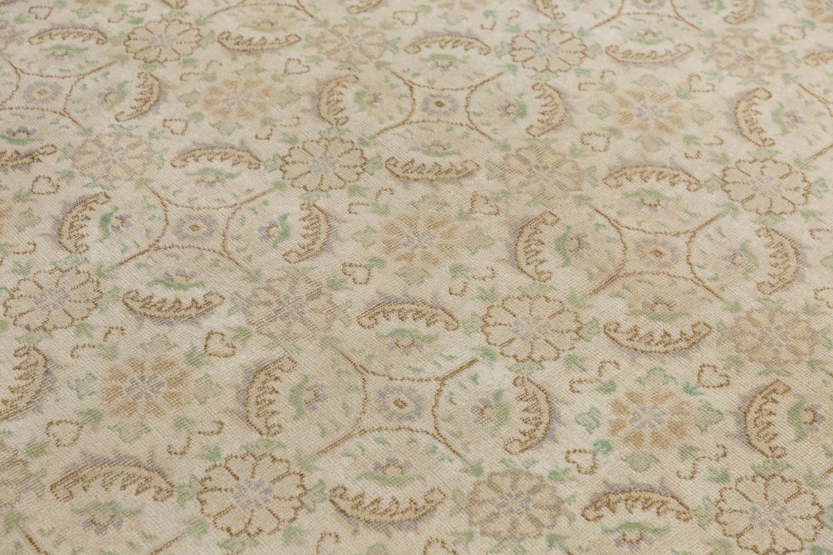 Vintage Rug,  6'8 x 10'7 feet / 206 x 327 cm