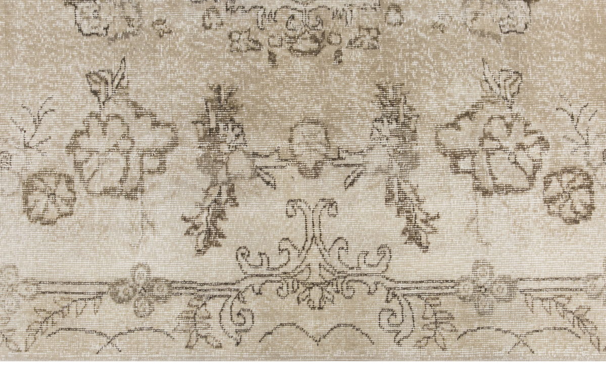 Vintage Rug,  6'9 x 10'0 feet / 211 x 305 cm