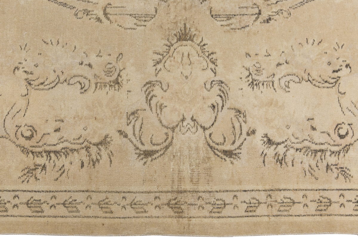 Vintage Rug,  6'9 x 10'4 feet / 210 x 318 cm