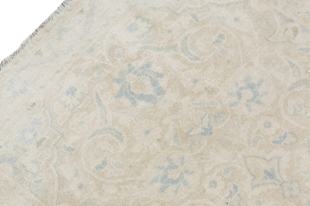Vintage Rug, 2'1 x 4'1 feet / 63x 122 cm