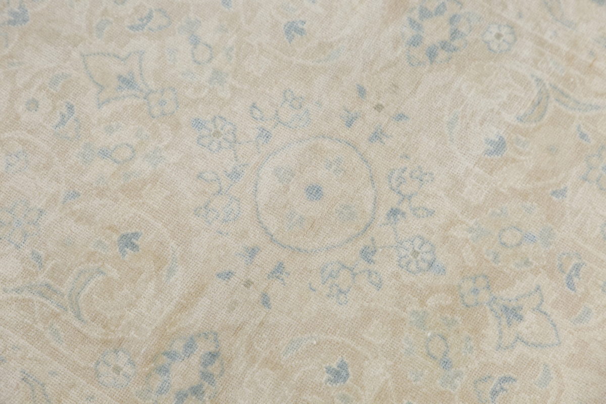 Vintage Rug, 2'1 x 4'1 feet / 63x 122 cm