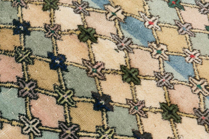 Vintage Rug, 2'10 x 5'11 feet / 87 x 182 cm