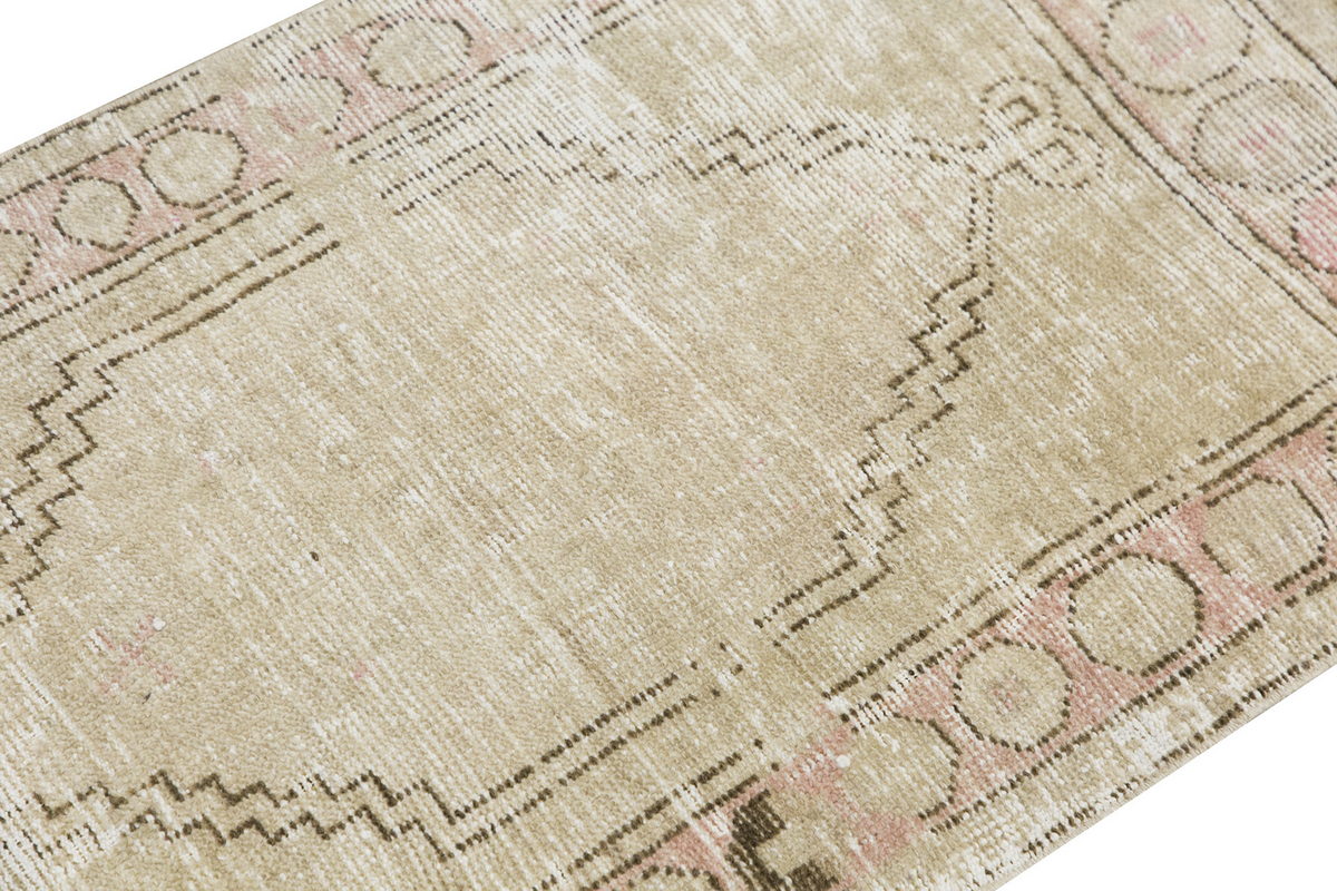 Vintage Rug, 2'4 x 3'11 feet / 70 x 120 cm