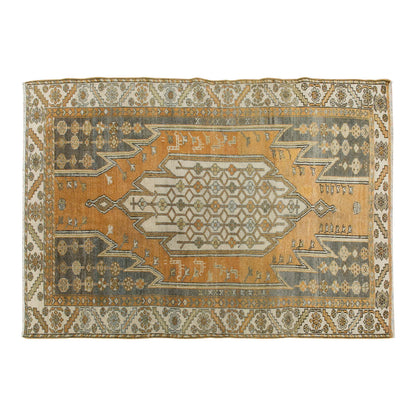Vintage Rug, 3'9 x 5'5 feet / 116 x 165 cm