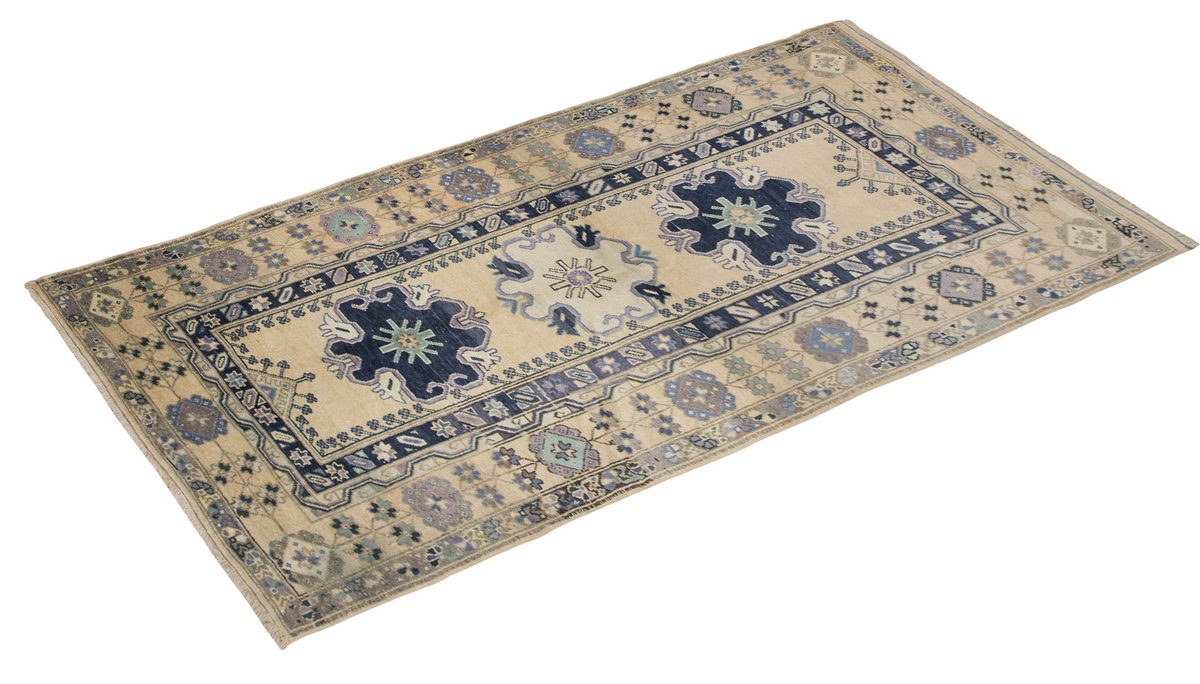 Vintage Rug, 4'3 x 8'4 feet / 132 x 253 cm
