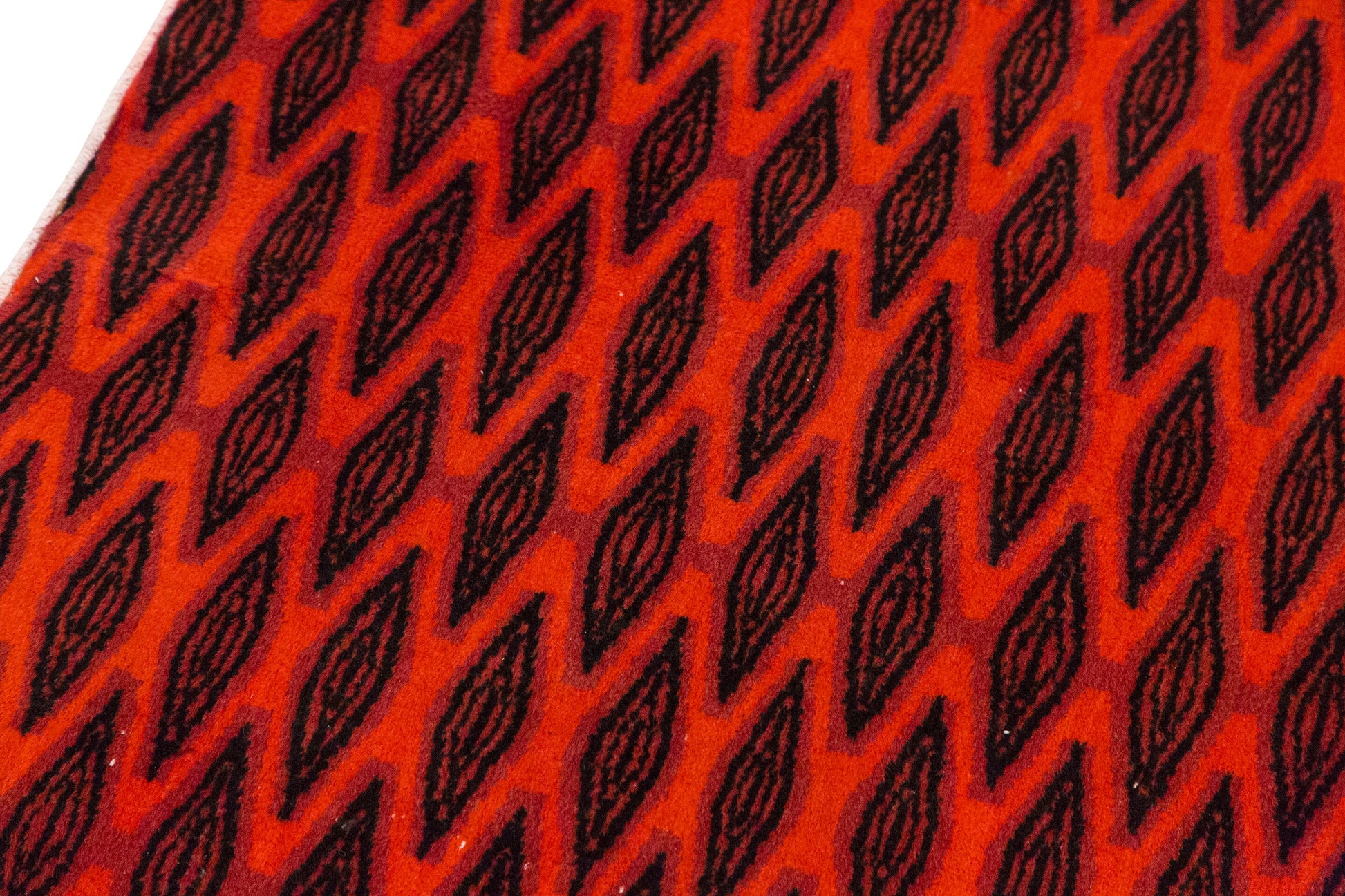 Vintage Rug, 5'2 x 7'10 feet / 158 x 238 cm