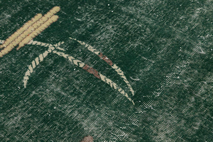 Vintage Rug, 5'3 x 8'4 feet / 161 x 257 cm