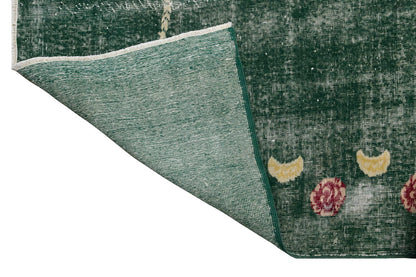 Vintage Rug, 5'3 x 8'4 feet / 161 x 257 cm