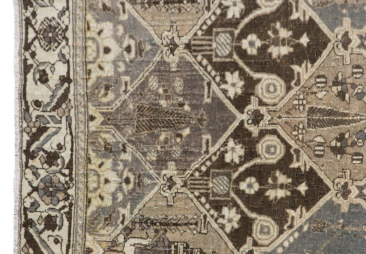 Vintage Rug, 5'6 x 7'5 feet / 167 x 225 cm