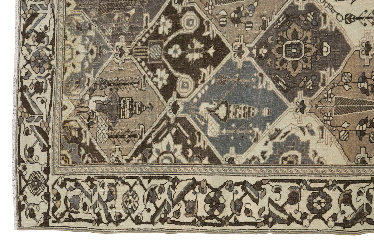 Vintage Rug, 5'6 x 7'5 feet / 167 x 225 cm