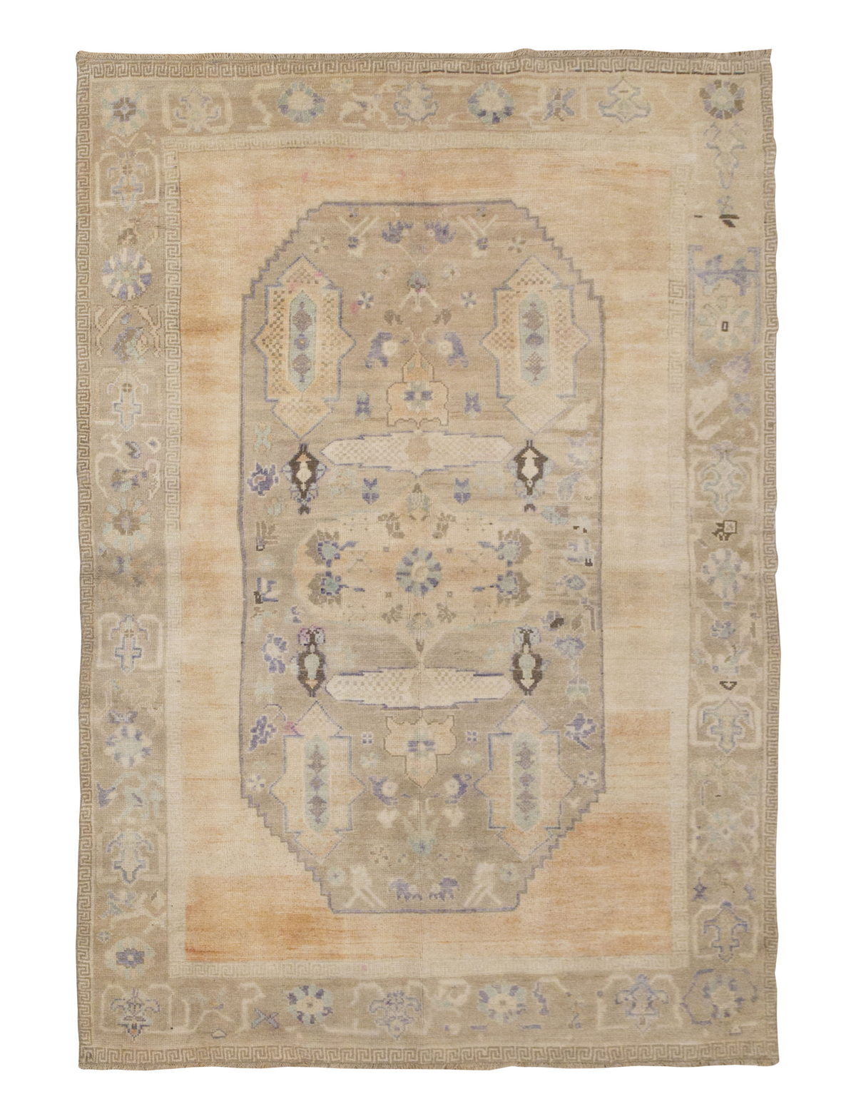 Vintage Rug, 5'6 x 7'9 feet / 167 x 236 cm