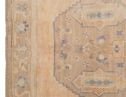 Vintage Rug, 5'6 x 7'9 feet / 167 x 236 cm