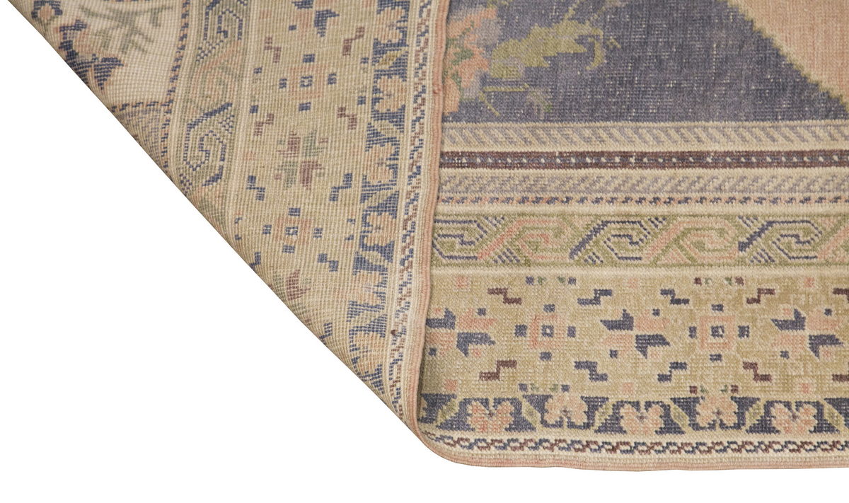 Vintage Rug, 5'9 x 10'7 feet / 175 x 322 cm