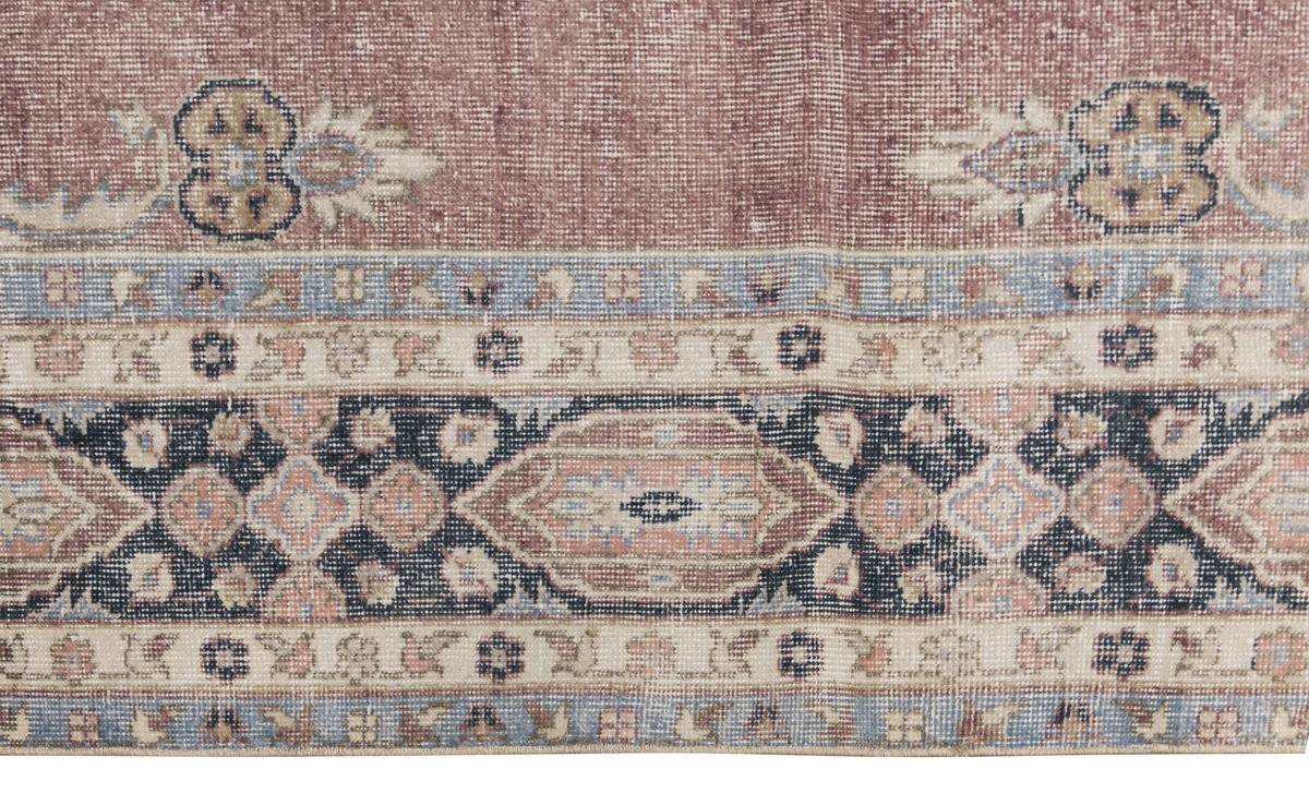 Vintage Rug, 6'8 x 10'2 feet / 208 x 313 cm