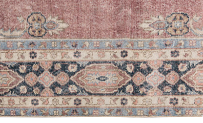 Vintage Rug, 6'8 x 10'2 feet / 208 x 313 cm
