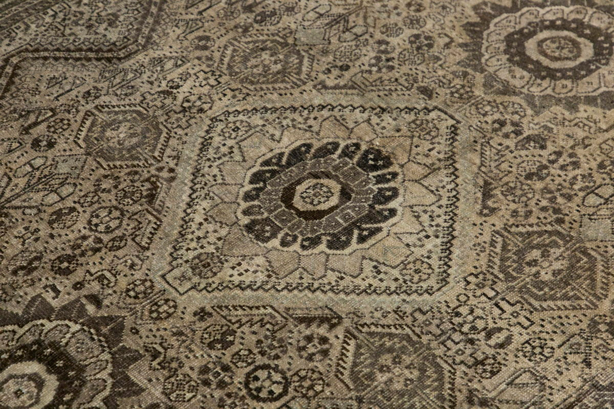 Vintage Rug, 6'8 x 10 feet / 208 x 305 cm