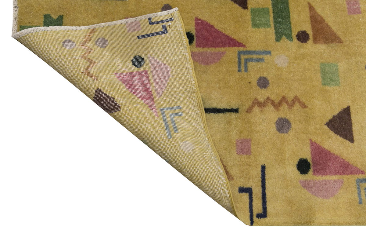 Vintage Rug, 7'2 x 10'1 feet / 220 x 310 cm