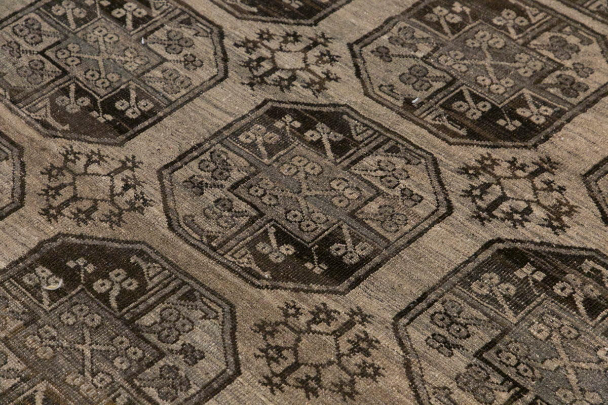 Vintage Rug, 8'3 x 10'2 feet / 252 x 310 cm