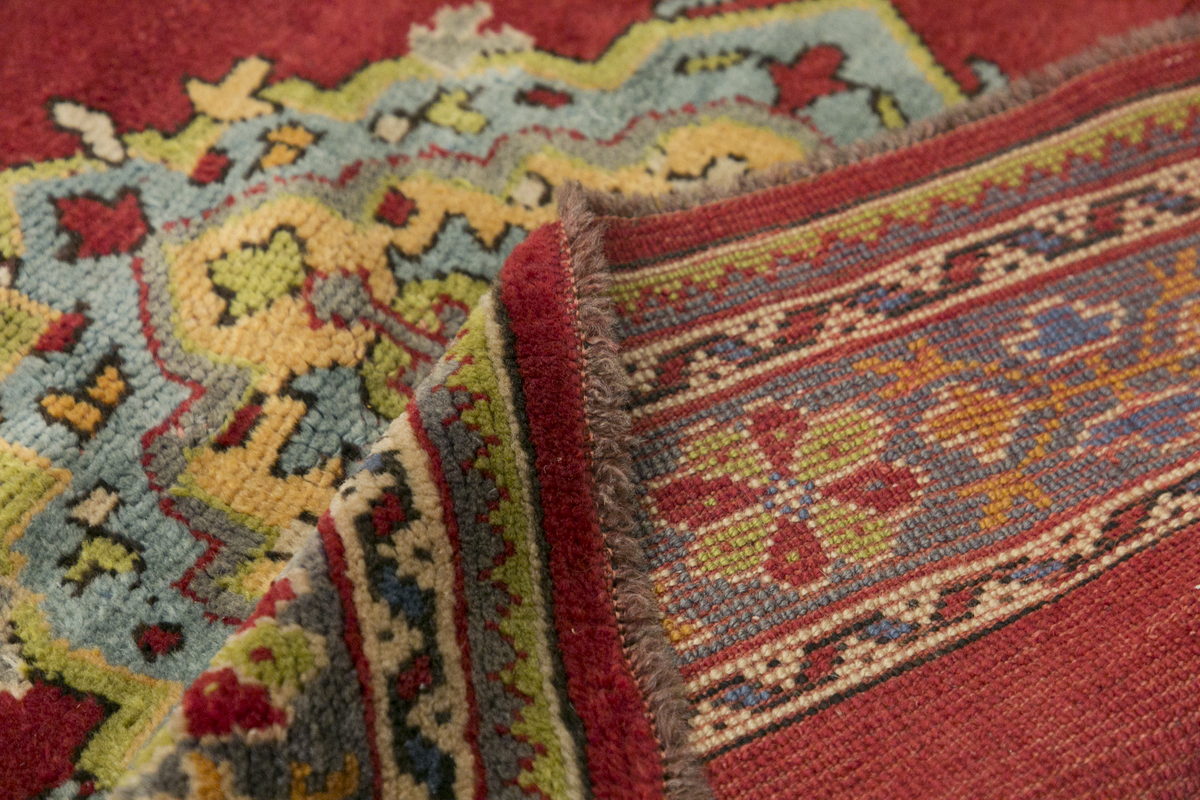 Vintage Rug, 8.6x 13.5 feet / 263 x 410 cm