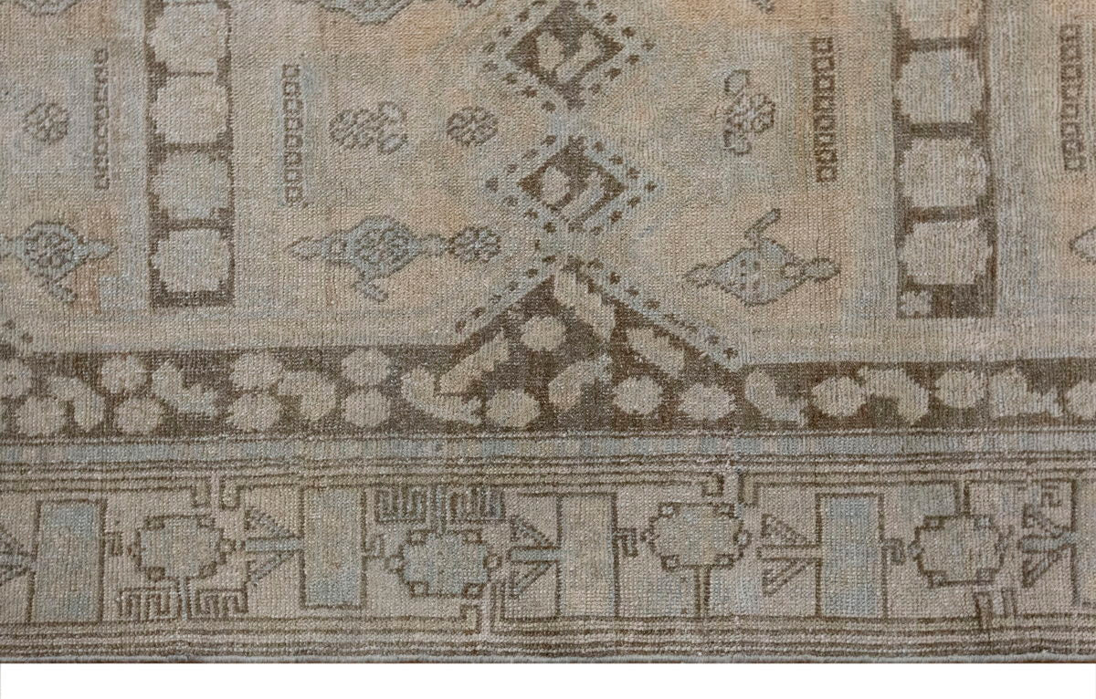 Vintage Rug, Area Ru 3'5 x 6'9 feet / 105 x 205 cm