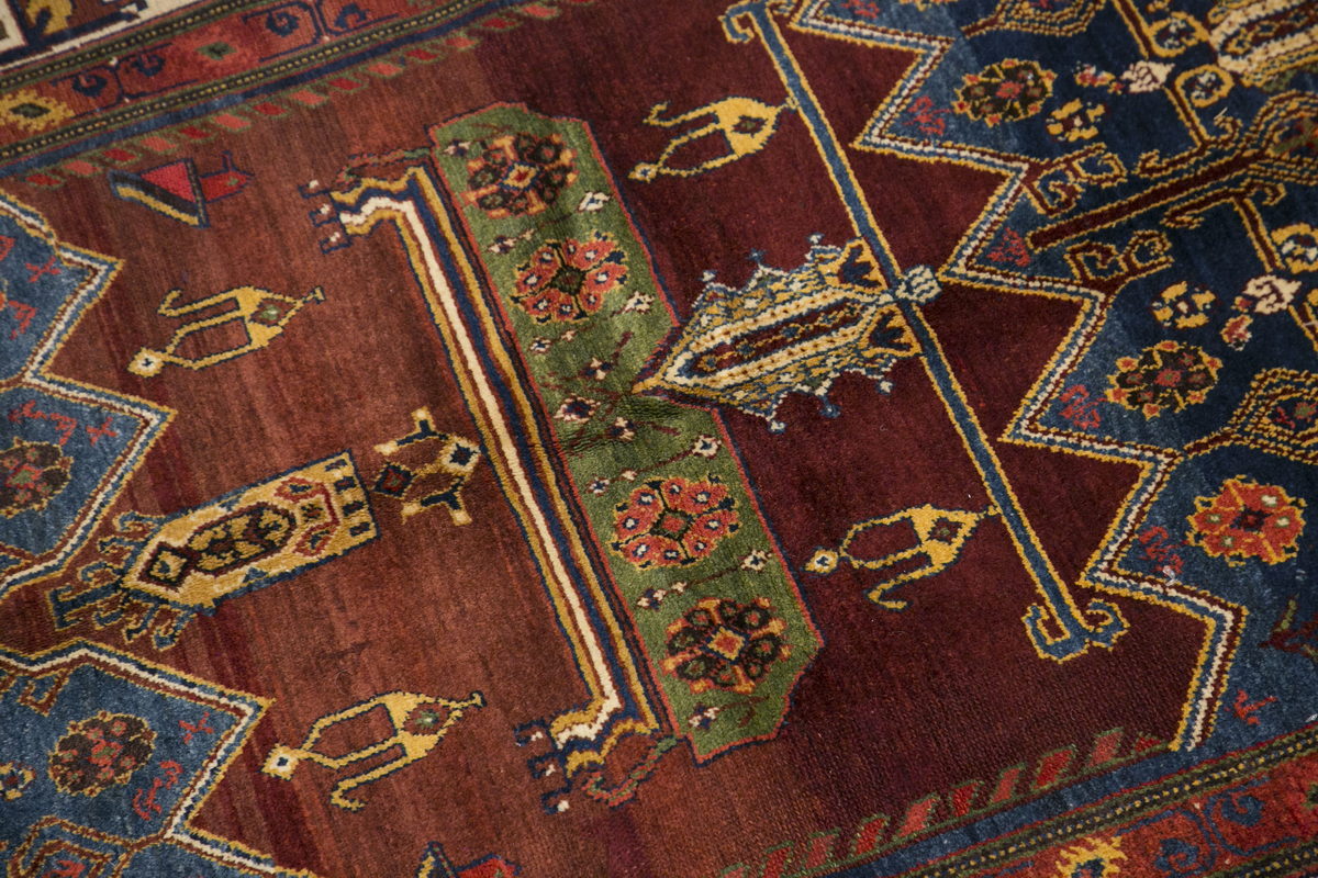 Vintage Rug, Area Rug,  5'6 x 7'7 feet / 168 x 232 cm