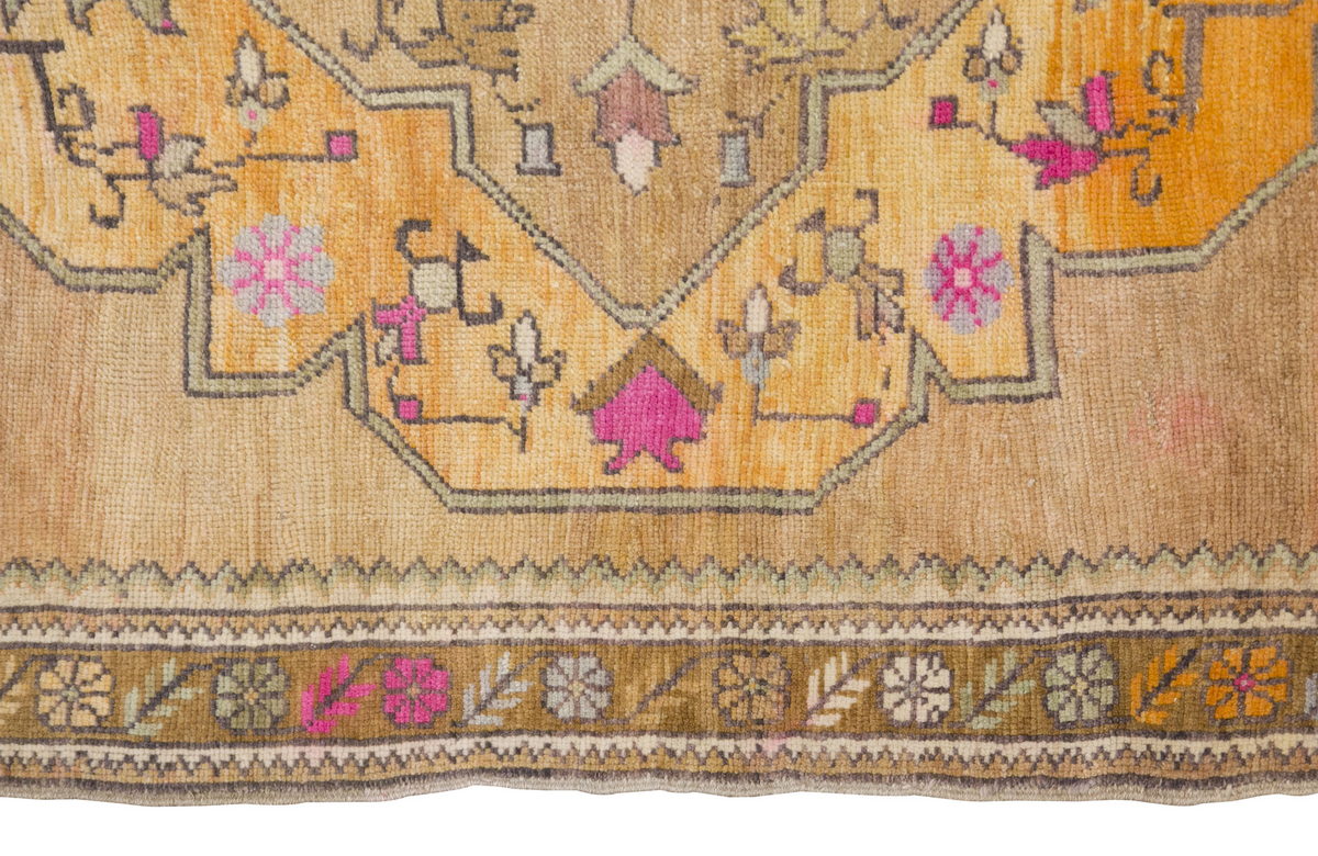 Vintage Rug, Area Rug, 4'4 x 8' feet / 136 x 245 cm