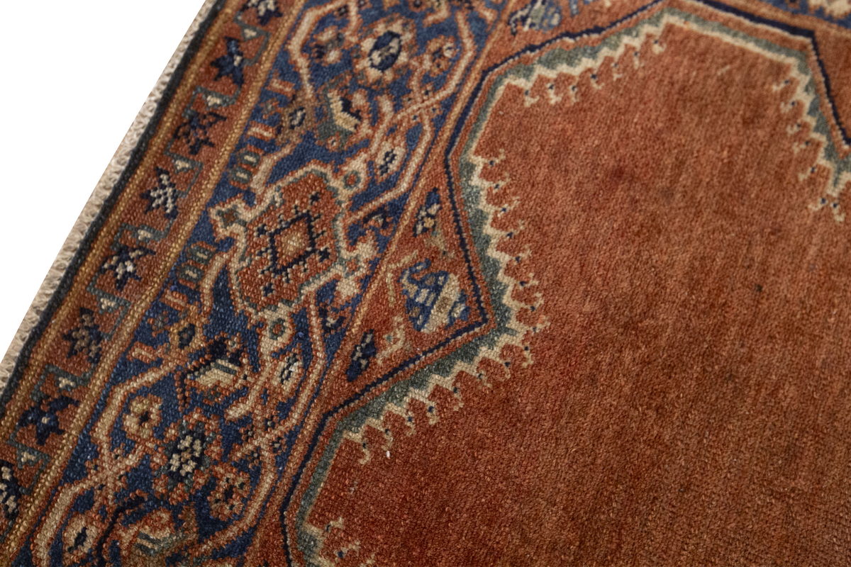 Vintage Rug, Area Rug 4'4 x 6'5 feet / 132 x 195 cm