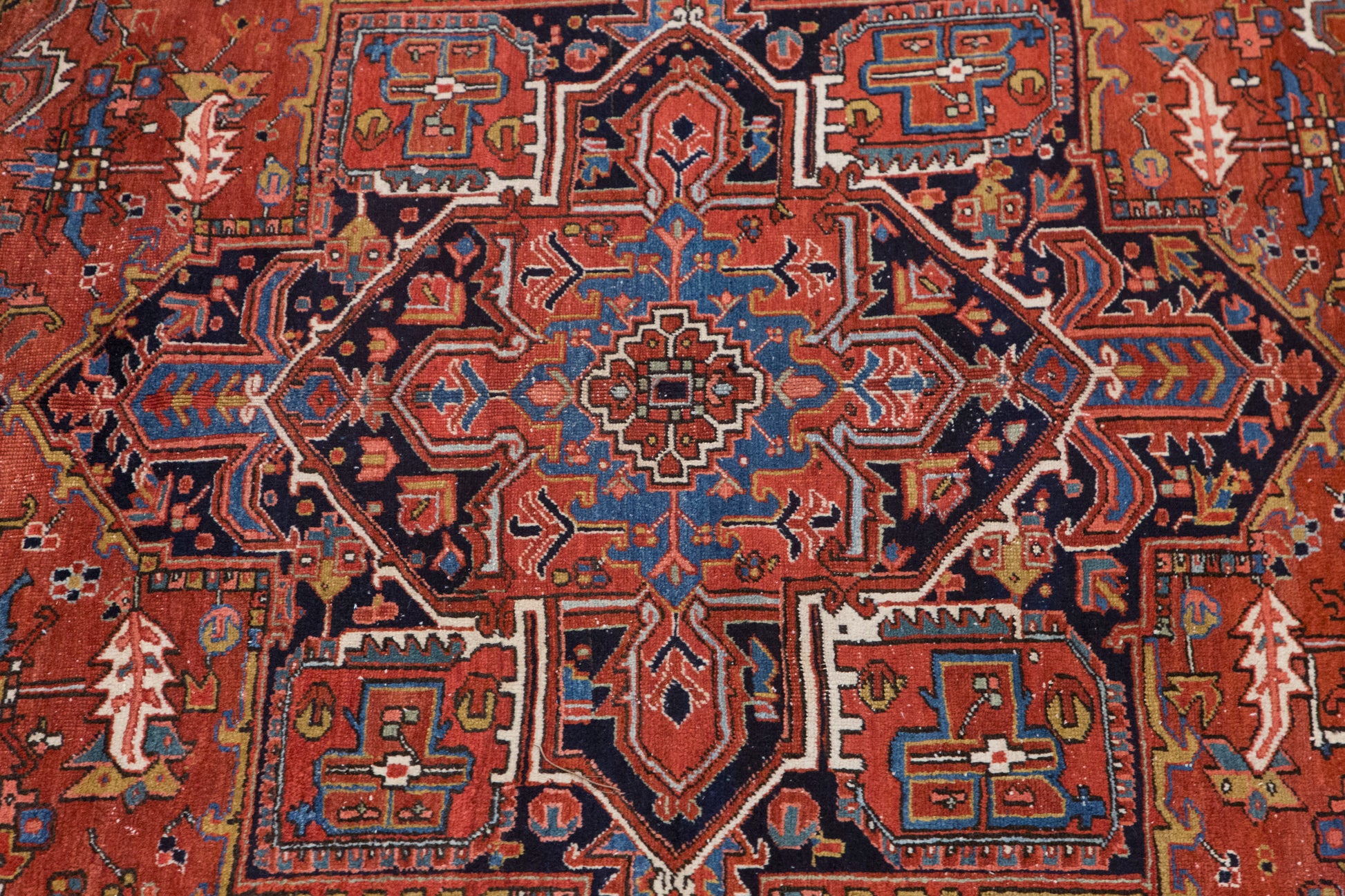 Vintage Rug 282 x 365 cm (9.3 x 12.0 ft)