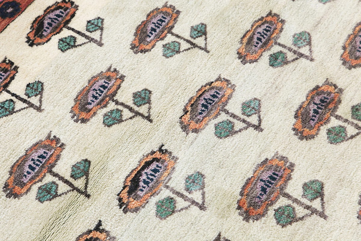 Vintage Rug 3'10" x 5'1" feet 117 x 156 cm