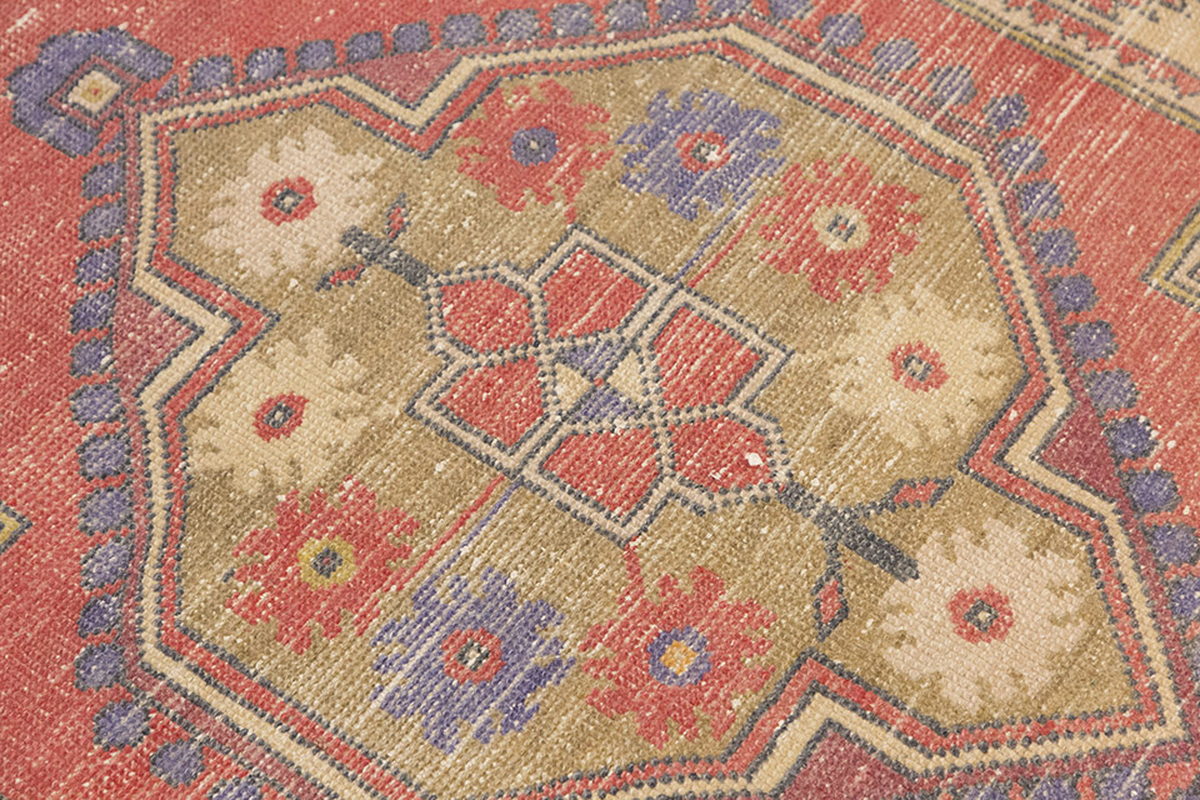 Vintage Rug 3'10" x 6'2" feet 116 x 188 cm