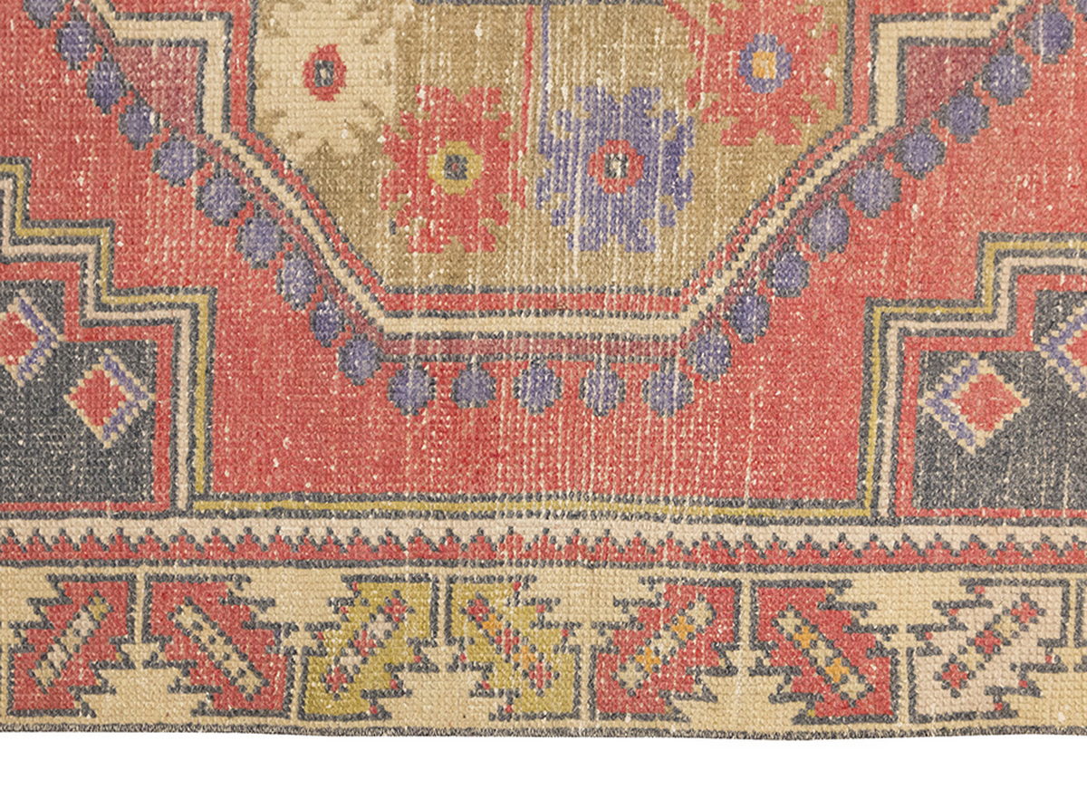 Vintage Rug 3'10" x 6'2" feet 116 x 188 cm